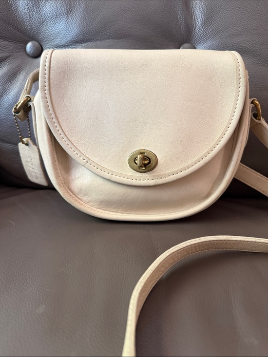 Coach Handbags - Vintage Coach Watson Bag 9981 Bone Cream